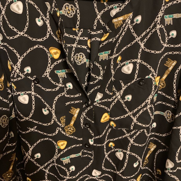 Soho 3/4 button blouse. Size L - Picture 3 of 6